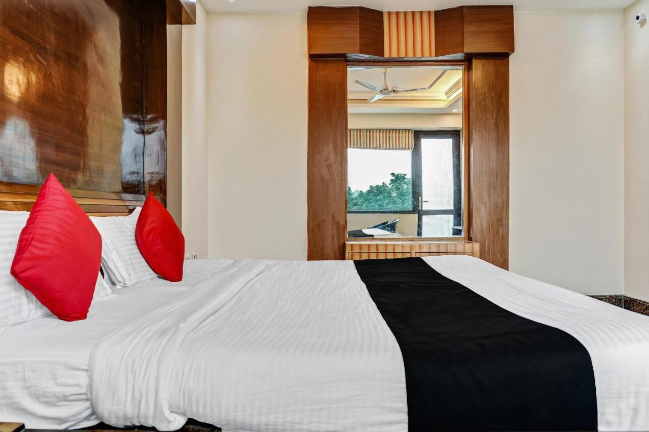 Capital O 1641 Hotel Radiance Paradise Dehradun Buitenkant foto